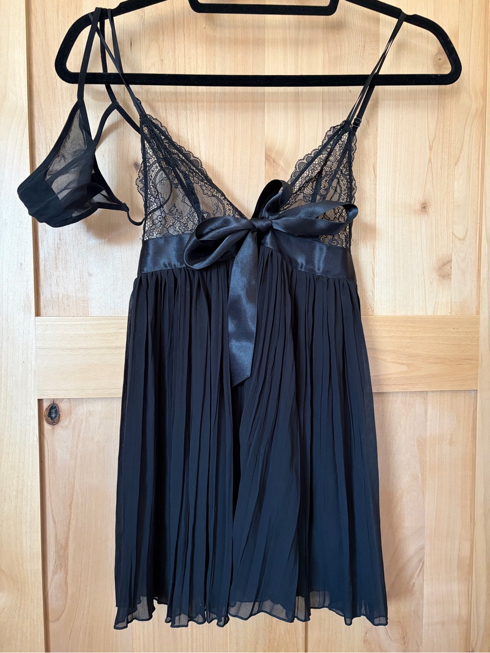 Victoria's Secret Black Lace & Satin Bow Chemise